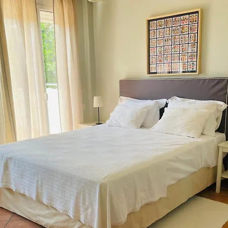 Rex - Bebeka's Отель Захаро