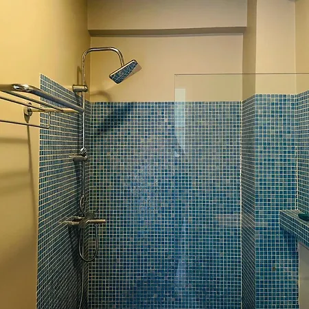Rex - Bebeka's Hotel